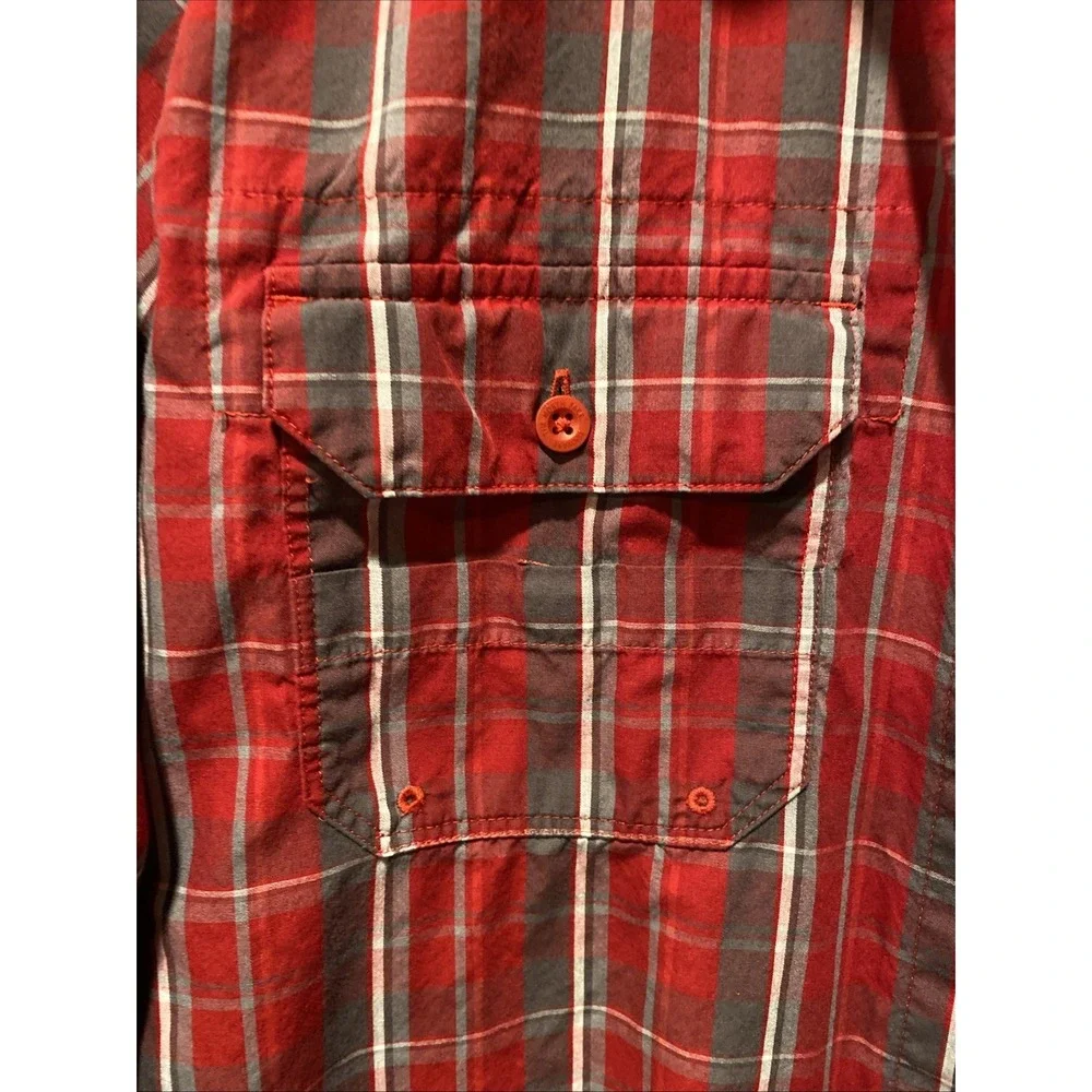 The North Face Shirt Mens Medium Red Plaid Long Sleeve Button Up Pockets Outdoor